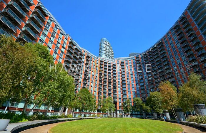 Studio To Rent In New Providence Wharf, Fairmont Avenue, London, E14