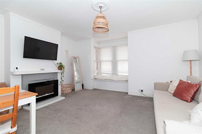 1 Bedroom Flat For Sale In Broadwater Street East, Worthing, BN14