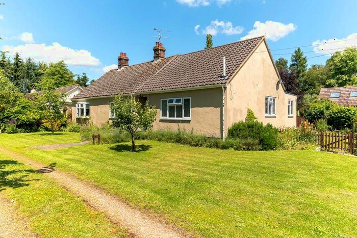 4 Bedroom Detached Bungalow For Sale In Nunnery Street, Castle Hedingham, CO9