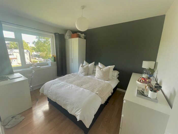 4 Bedroom Flat To Rent In Clarence Avenue, Clapham South, SW4