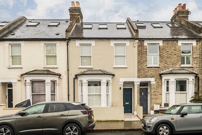 4 Bedroom Property To Rent In Bishops Road, London, SW6