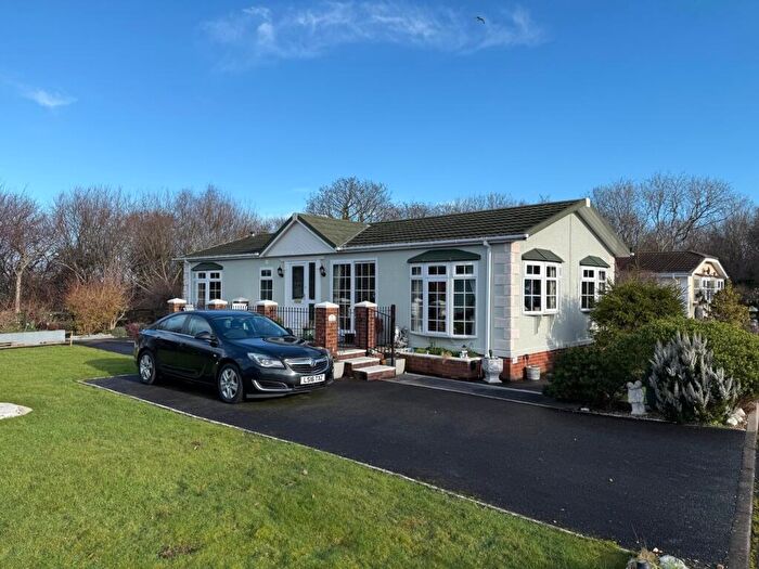 3 Bedroom Park Home For Sale In Schooner Park, New Quay, SA45