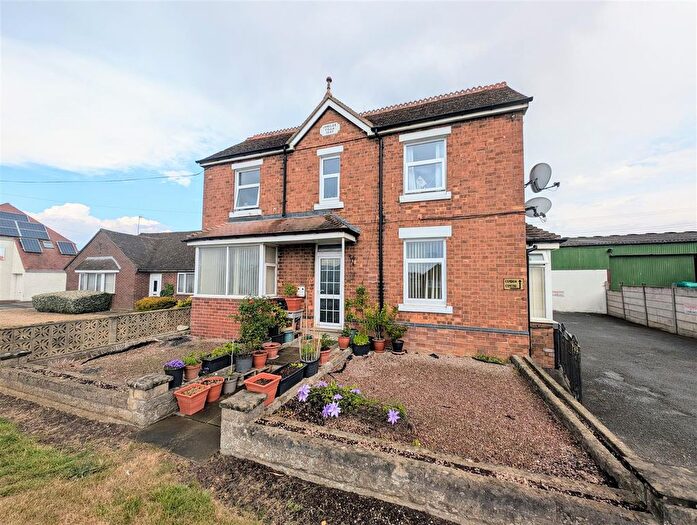 2 Bedroom Maisonette To Rent In Evesham Road, Offenham, WR11