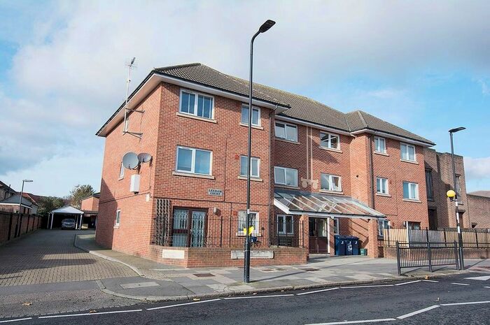 1 Bedroom Flat To Rent In Lexham Court, Oldfield Lane North, Greenford, UB6