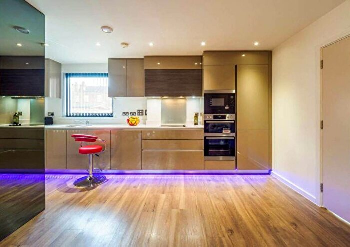 3 Bedroom Flat To Rent In Fishers Way, Sudbury, Wembley, HA0