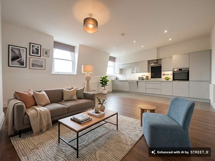 2 Bedroom Flat For Sale In Esplanade Gardens, Scarborough, YO11
