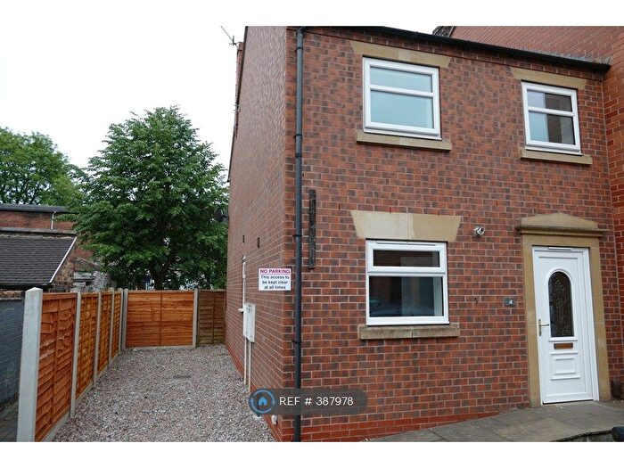 3 Bedroom Semi-Detached House To Rent In Shelburne Street, Stoke-On-Trent, ST4