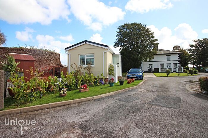 1 Bedroom Mobile/park Home For Sale In Stalmine Hall Park, Hall Gate Lane, Stalmine, FY6