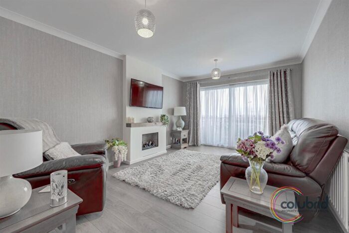 2 Bedroom Flat For Sale In Stanford Hall, Gordon Road, Corringham, SS17