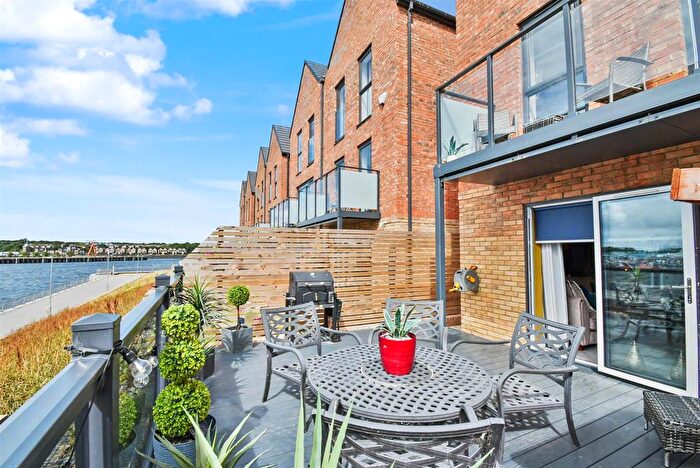 4 Bedroom Semi-Detached House For Sale In Dockwrays Bank, Riverside Holborn, South Shields, NE33