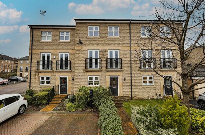 4 Bedroom Terraced House For Sale In Mill Beck Close, Farsley, Pudsey, West Yorkshire, LS28