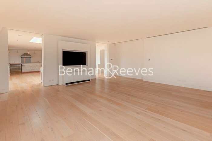 3 Bedroom Flat To Rent In Queen's Gate, Kensington, SW7