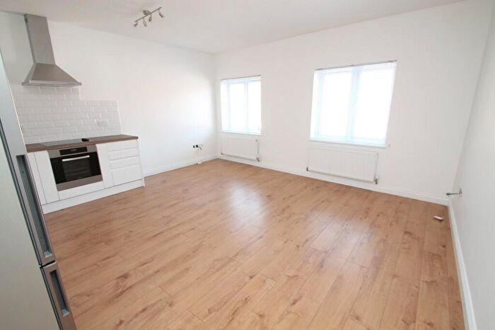 1 Bedroom Apartment To Rent In Peach Street, Wokingham, Berkshire, RG40
