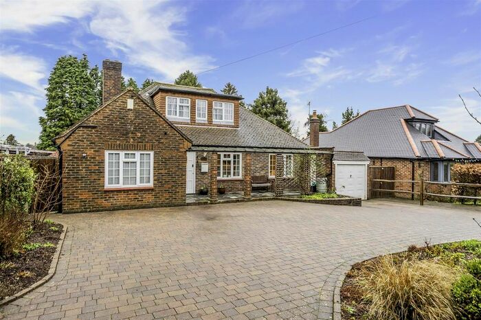 3 Bedroom Detached Bungalow For Sale In Babylon Lane, Lower Kingswood, Tadworth, KT20