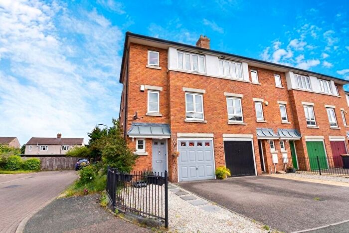 3 Bedroom End Of Terrace House For Sale In Acorn Way, Bedford, MK42