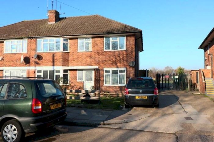 2 Bedroom Maisonette To Rent In Rochford Road, Southend-on-Sea, Essex, SS2