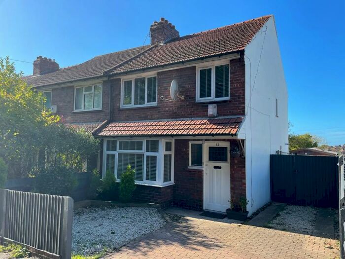 3 Bedroom House To Rent In Locks Hill, Portslade, Brighton, BN41