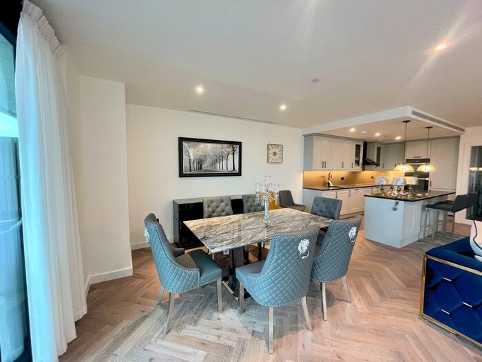 3 Bedroom Flat To Rent In Merino Gardens, London, E1W