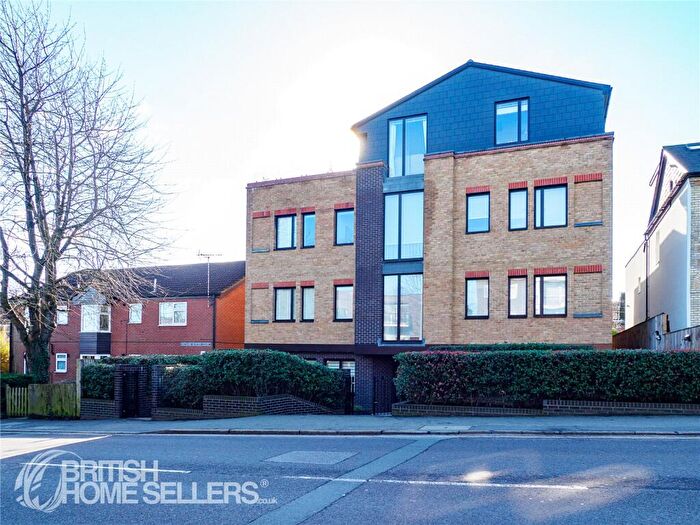 1 Bedroom Apartment For Sale In Palmerston Road, Buckhurst Hill, Essex, IG9
