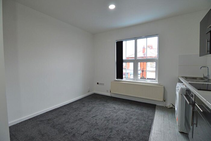 1 Bedroom Flat To Rent In Upperton Road, Leicester, LE3