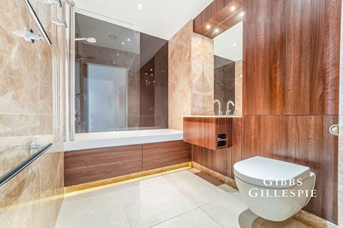 2 Bedroom Flat To Rent In Rothschild House, Kew Bridge Road, Brentford, TW8