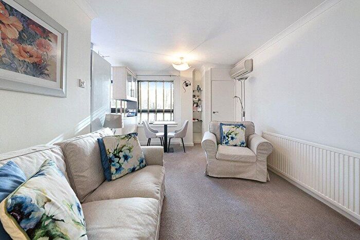 1 Bedroom Apartment To Rent In The Highway, London, E1W