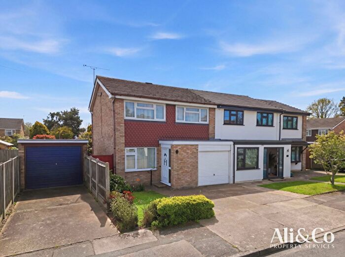 3 Bedroom Semi-Detached House For Sale In Northolme Close, Grays, RM16