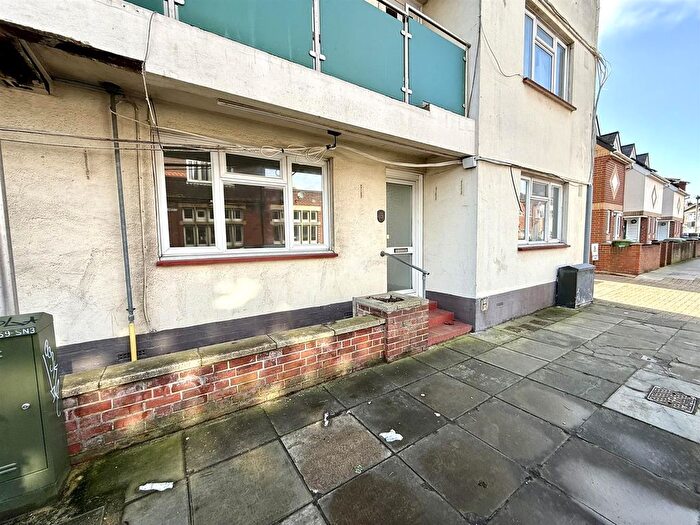 2 Bedroom Flat To Rent In London Road, Portsmouth, PO2