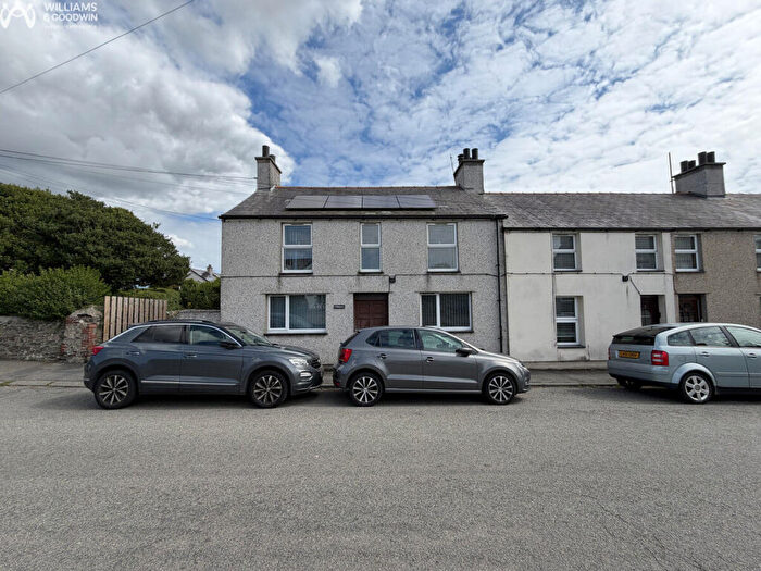 4 Bedroom End Of Terrace House For Sale In Crown Street, Gwalchmai, Anglesey, LL65
