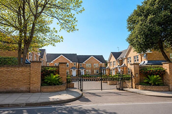 2 Bedroom Flat For Sale In Beach Road, Southport, PR8