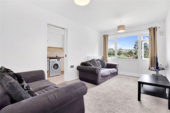 1 Bedroom Flat To Rent In Addington Road, London, E3