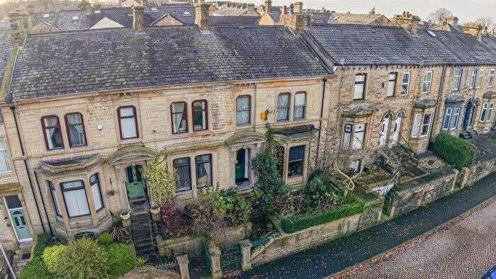 4 Bedroom Terraced House For Sale In Piccadilly Road, Burnley, Lancashire, BB11
