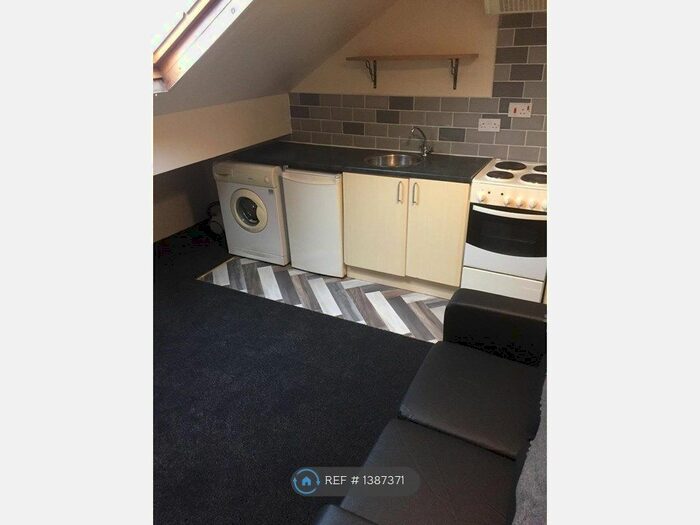 1 Bedroom Flat To Rent In Victoria Park Avenue, Leeds, LS13