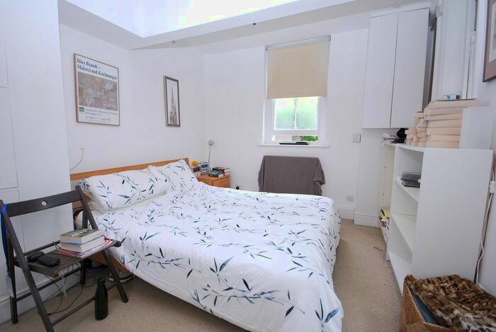1 Bedroom Flat To Rent In Hackford Road, Oval, SW9