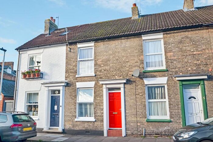 2 Bedroom Terraced House To Rent In South Street, Salisbury, SP2