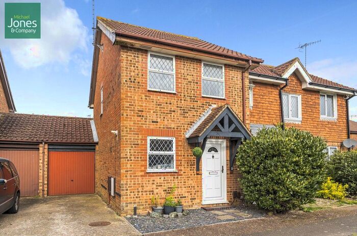 2 Bedroom Semi-Detached House To Rent In Carisbrooke Drive, Worthing, West Sussex, BN13