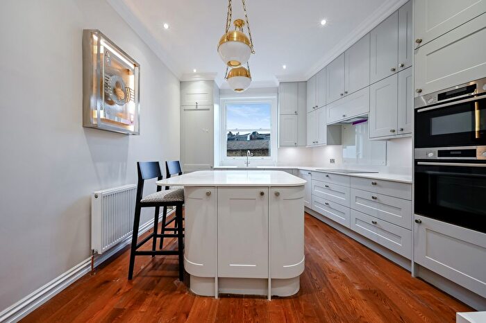 2 Bedroom Maisonette To Rent In Kings Road, SW10