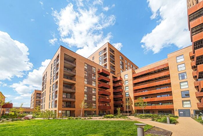 2 Bedroom Flat To Rent In East Acton Lane, London, W3