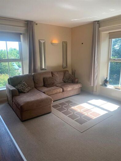 2 Bedroom Flat To Rent In Burley Road, Leeds, LS4