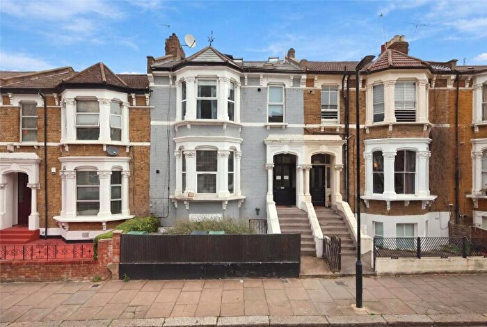1 Bedroom Apartment For Sale In Vartry Road, London, N15