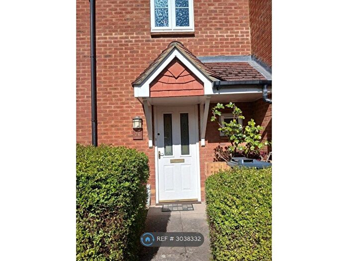 3 Bedroom Semi-Detached House To Rent In Swallows Croft, Reading, RG1