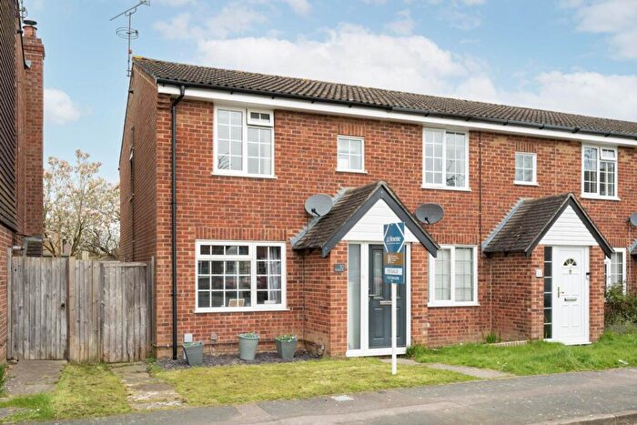 3 Bedroom End Of Terrace House For Sale In Stoneybrook, Horsham, RH12