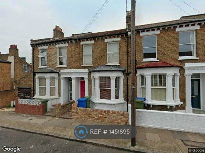 1 Bedroom Flat To Rent In Gairloch Road, London, SE5