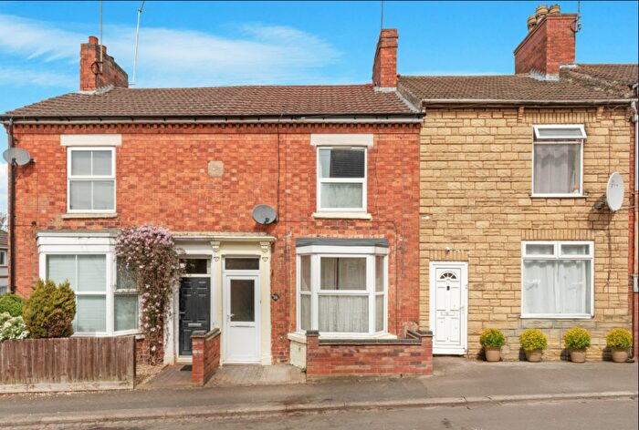 3 Bedroom Terraced House For Sale In Melton Street, Kettering, North Northamptonshire, NN16