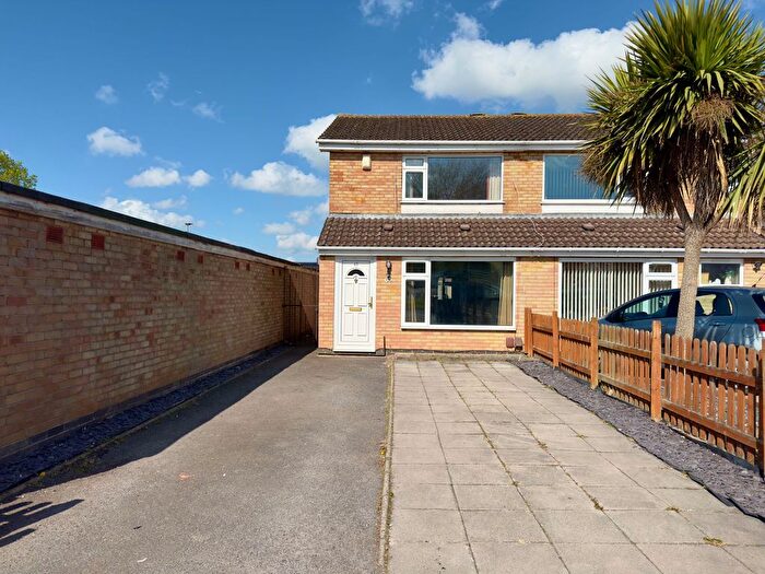 2 Bedroom Semi Detached House For Sale In Kincaple Road, Leicester, LE4