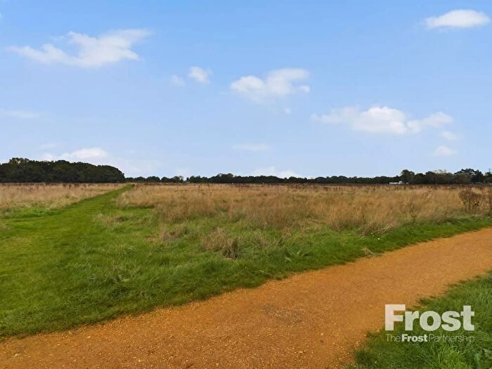 2 Bedroom Flat For Sale In Elmwood Avenue, Feltham, TW13