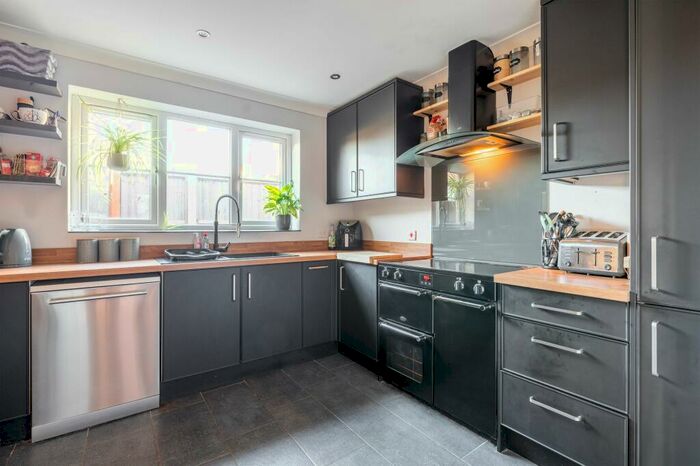 3 Bedroom Detached Bungalow For Sale In Colletts Bridge Lane, Elm, PE14