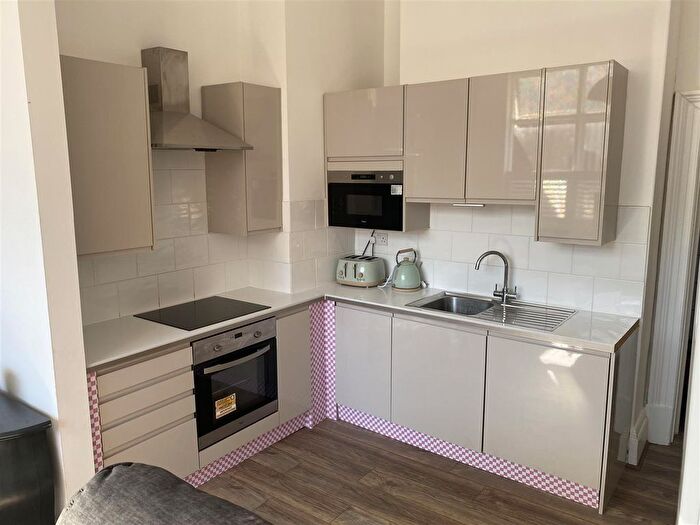 1 Bedroom Flat To Rent In Bishop Lane, Hull, HU1