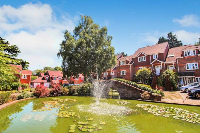 3 Bedroom Duplex To Rent In Sir Josephs Walk, Harpenden, AL5