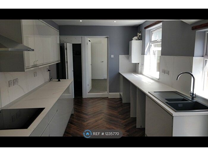 3 Bedroom End Terrace House To Rent In Hartington St, Bedford, MK41